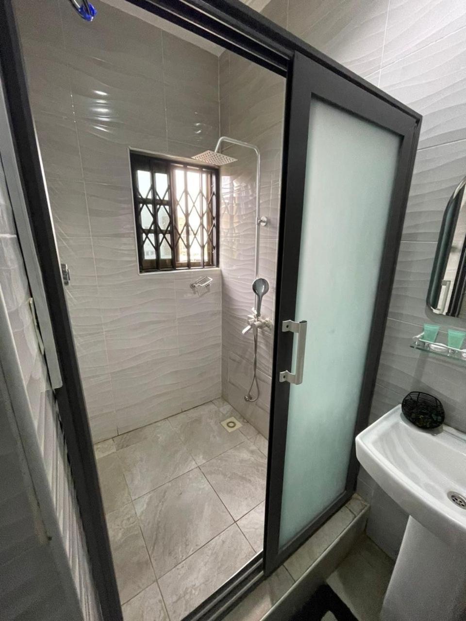 Cloud9 Luxury Apartments Accra Exterior photo