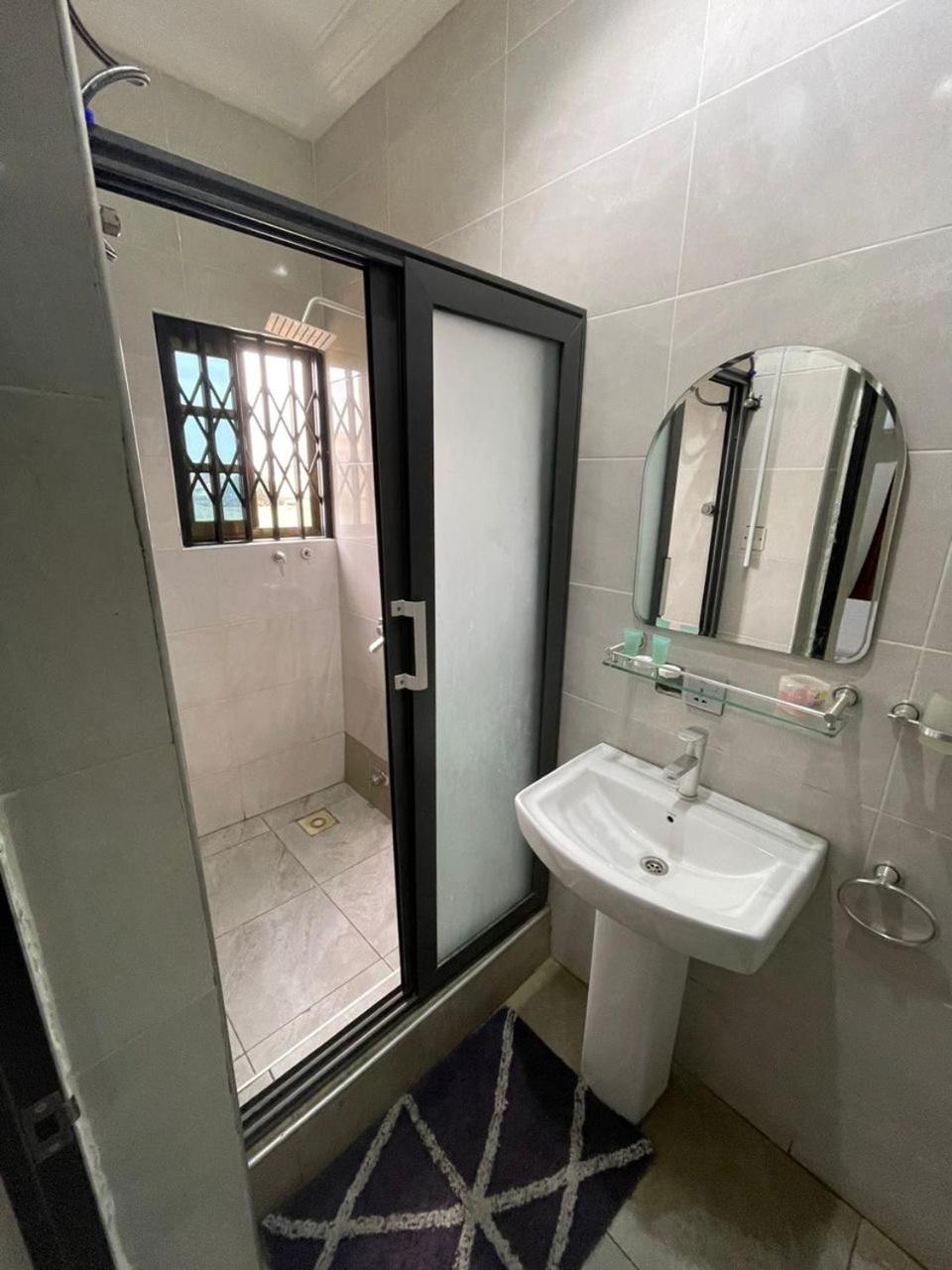 Cloud9 Luxury Apartments Accra Exterior photo